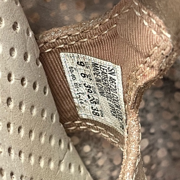 Comfy Sandals by Skechers - Picture 3 of 5